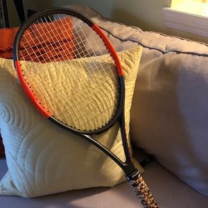 Wilson Burn 100 Tennis Racquet
